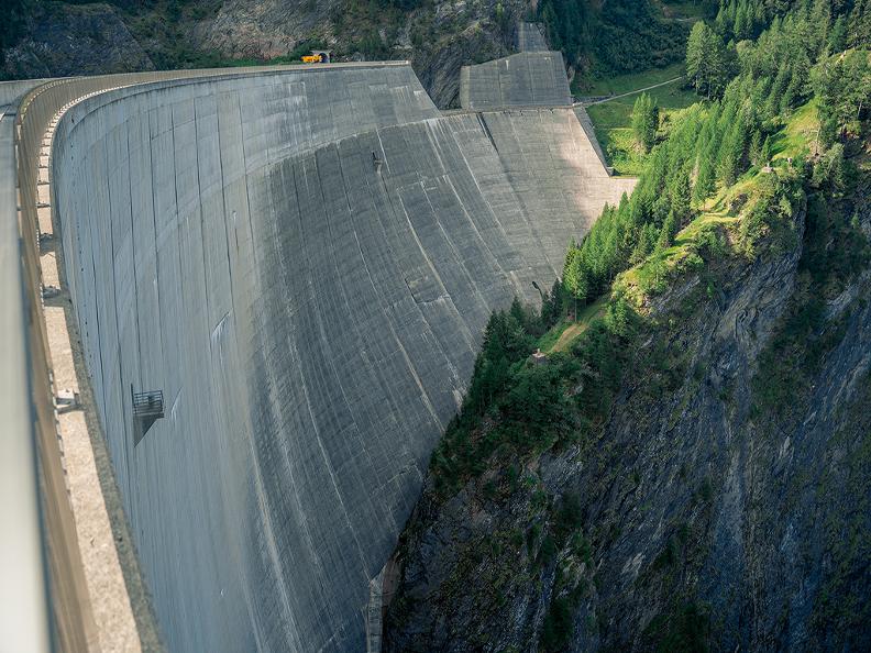 Image 8 - Sport climbing - Luzzone Dam